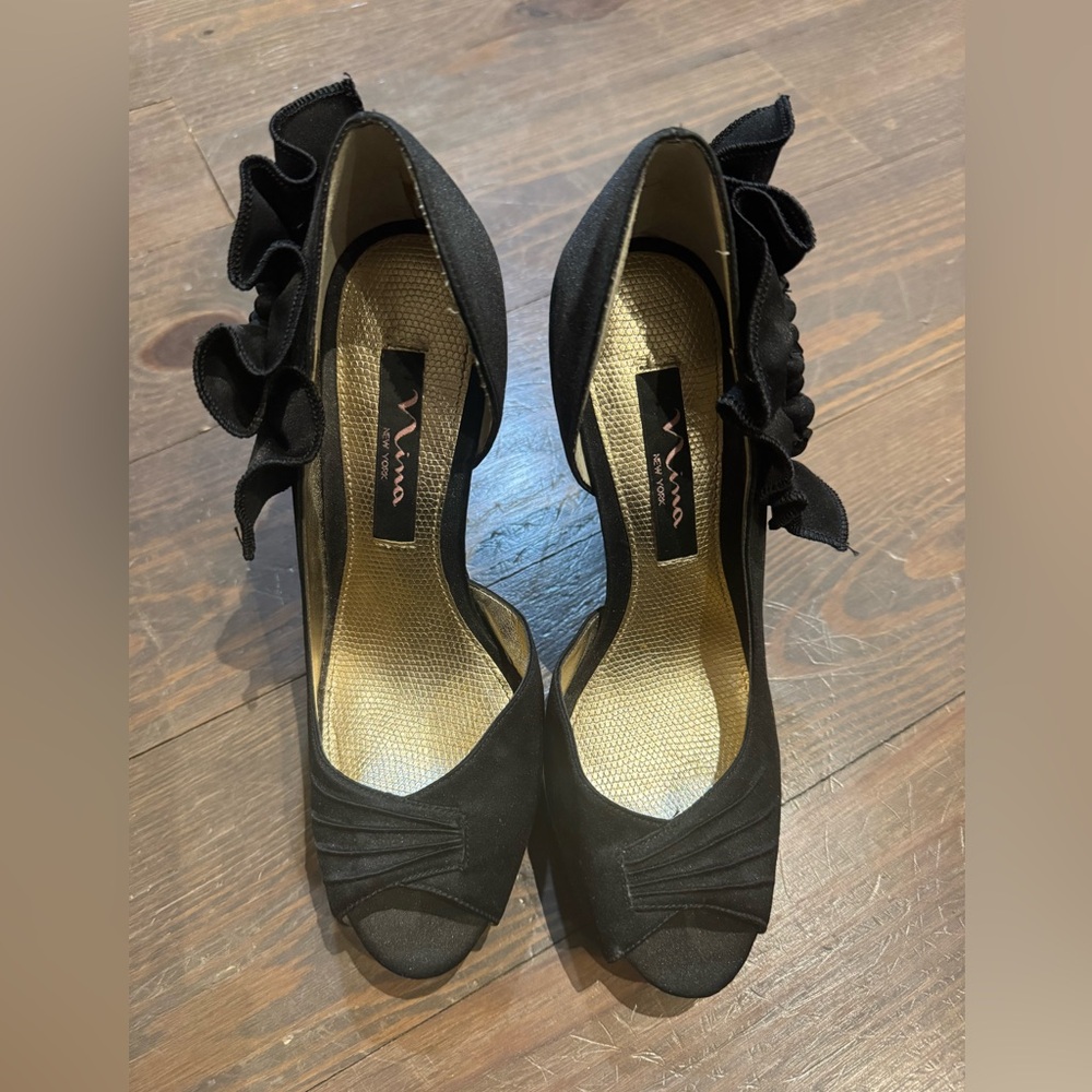 Nina New York Black Ruffle Heels